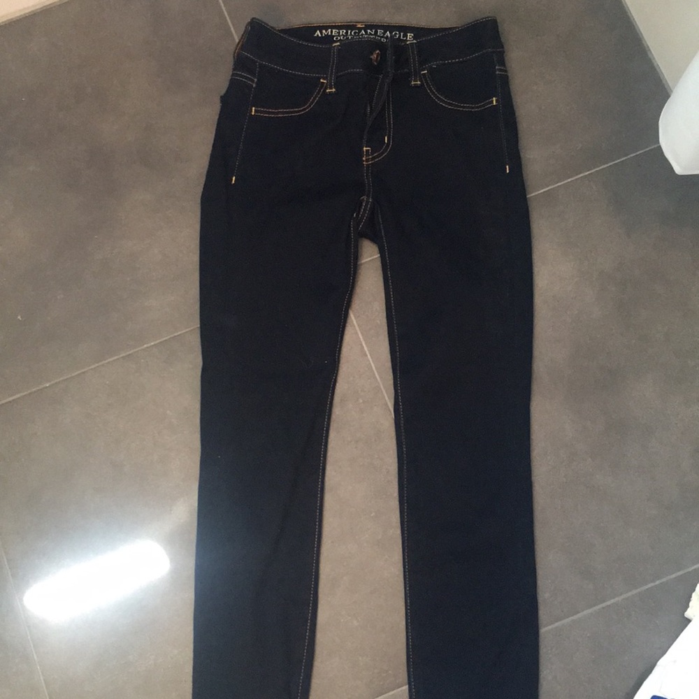 Dark wash american eagle jeans
